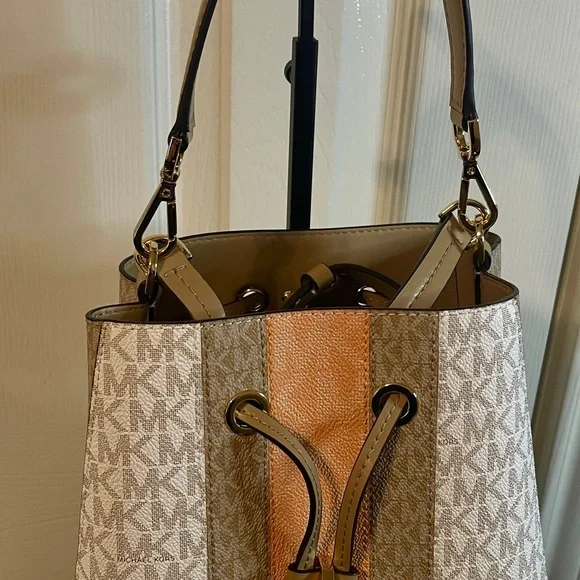 Michael Kors Beige, Peach & Brown Logo-Print Bucket Shoulder Bag - Picture 3 of 8